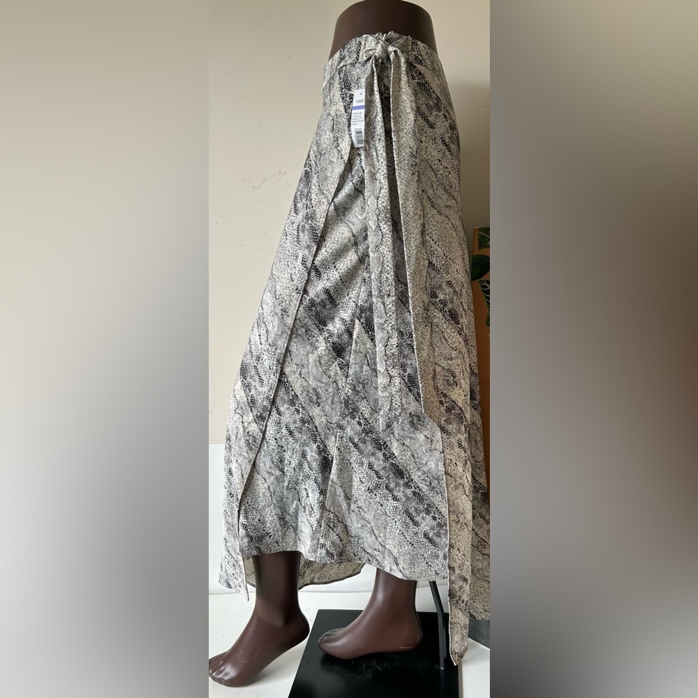 NWT THE LIMITED PYTHON PRINT FAUX WRAP SKIRT. HID… - image 2